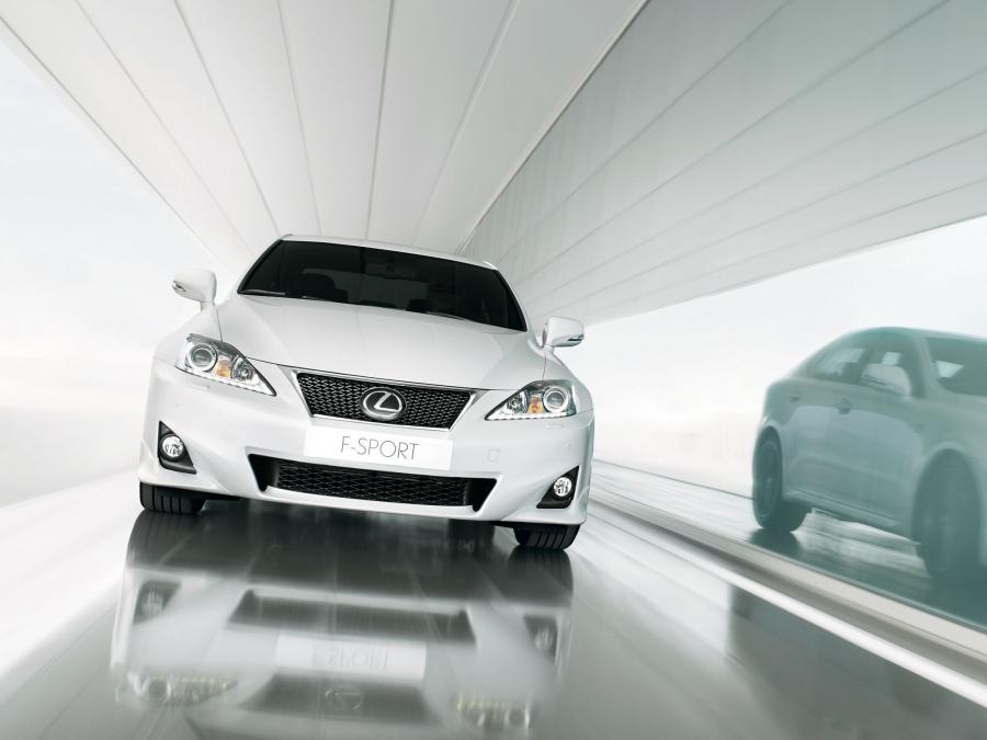  Lexus IS250 F-Sport 2010 года  (EU) (фото 7 из 7)
